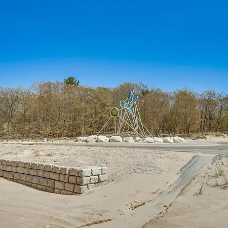 Walk To Beach Lake Michigan Getaway! Muskegon Exterior photo
