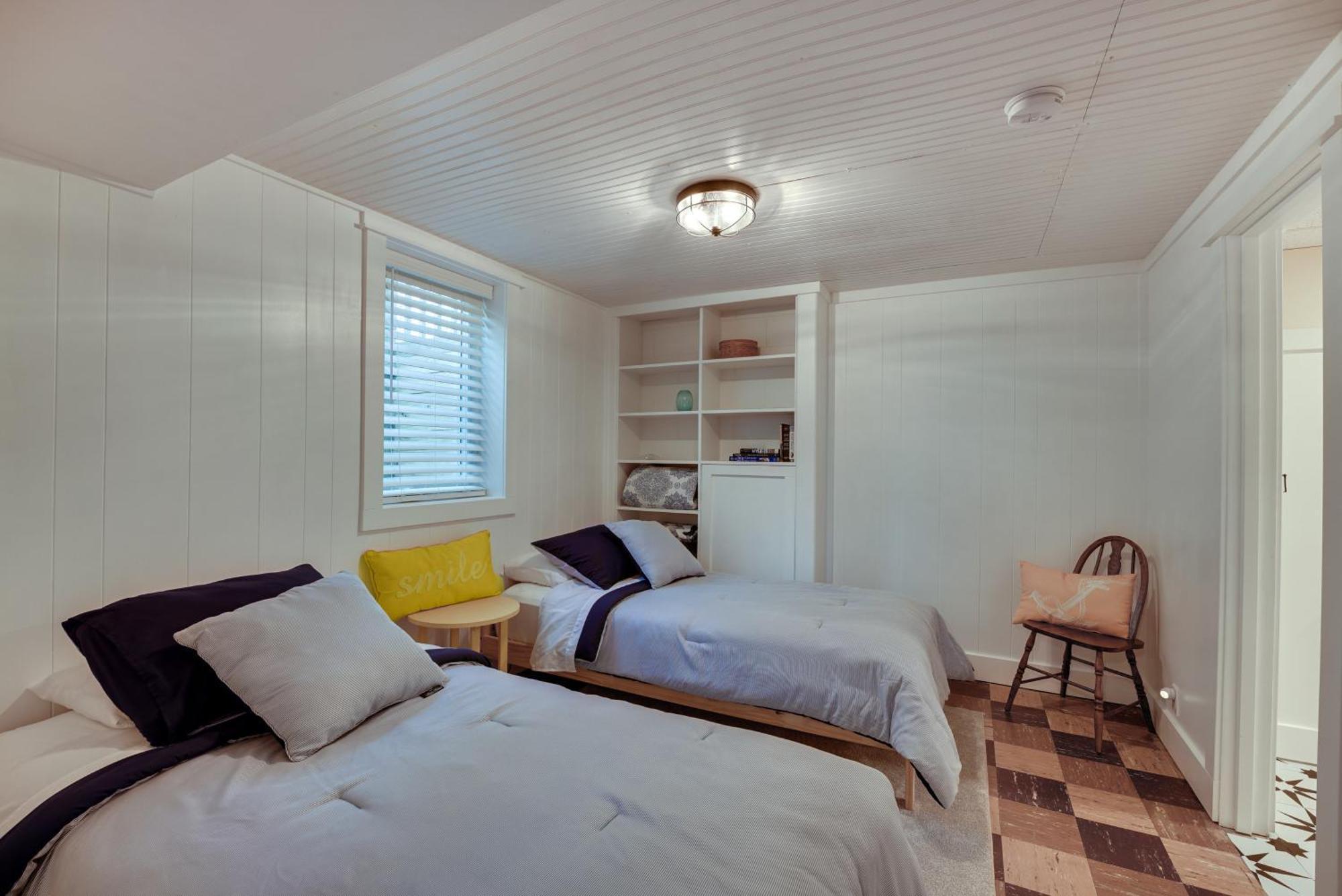Walk To Michigan Getaway! Holiday home Muskegon